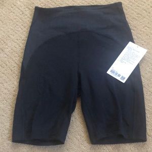 NWT Lululemon Blissful Bend SHR Short 8”